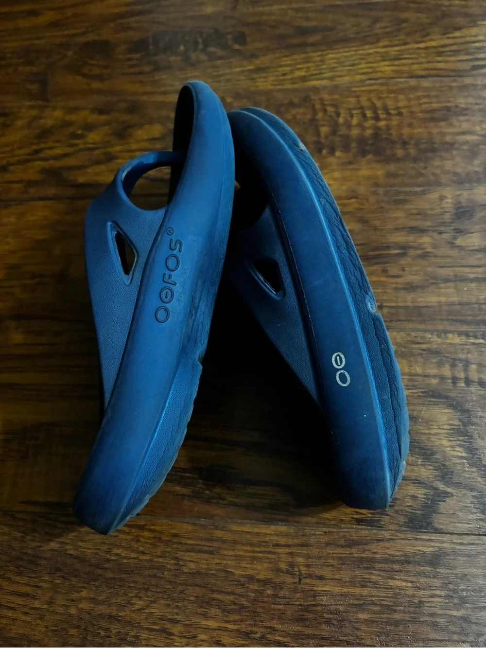 OOFOS Recovery Sandals Cushioned Footbed  Impact Absorb Navy Blue Flip Flops